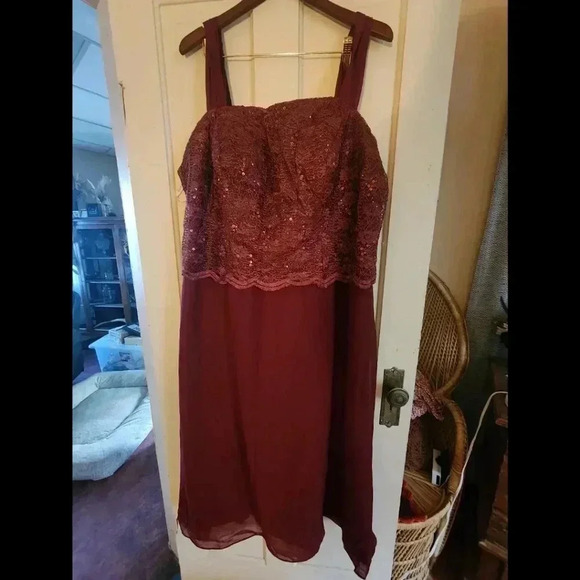 New Chiffon 2-Piece Mother of the Bride Dress with Jacket - Size 22 Plus - Picture 3 of 5